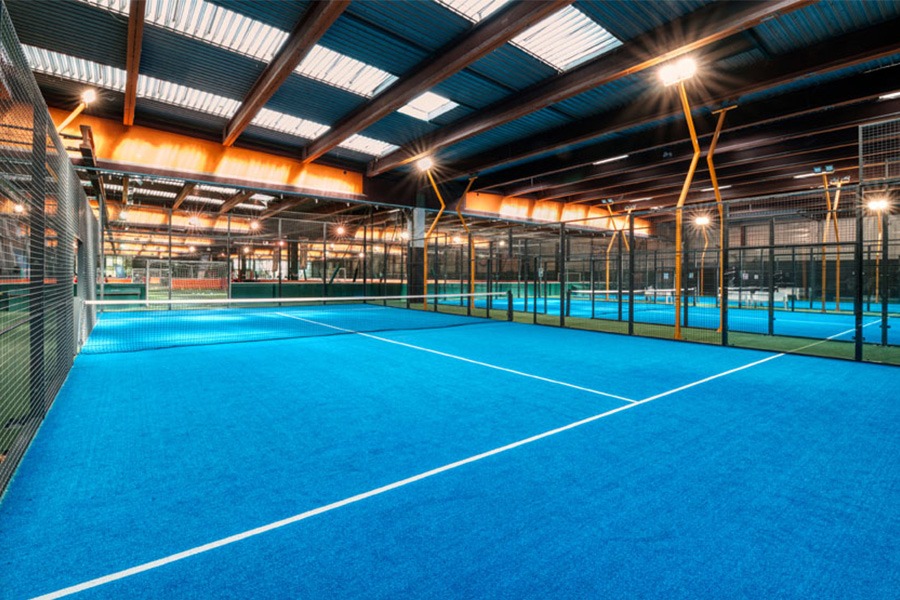 piste indoor UrbanPadel Évry-Courcouronnes